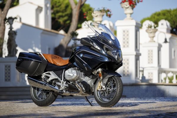 BMW Motorrad Introduces Boxer Engine with ShiftCam Variable Valve Timing