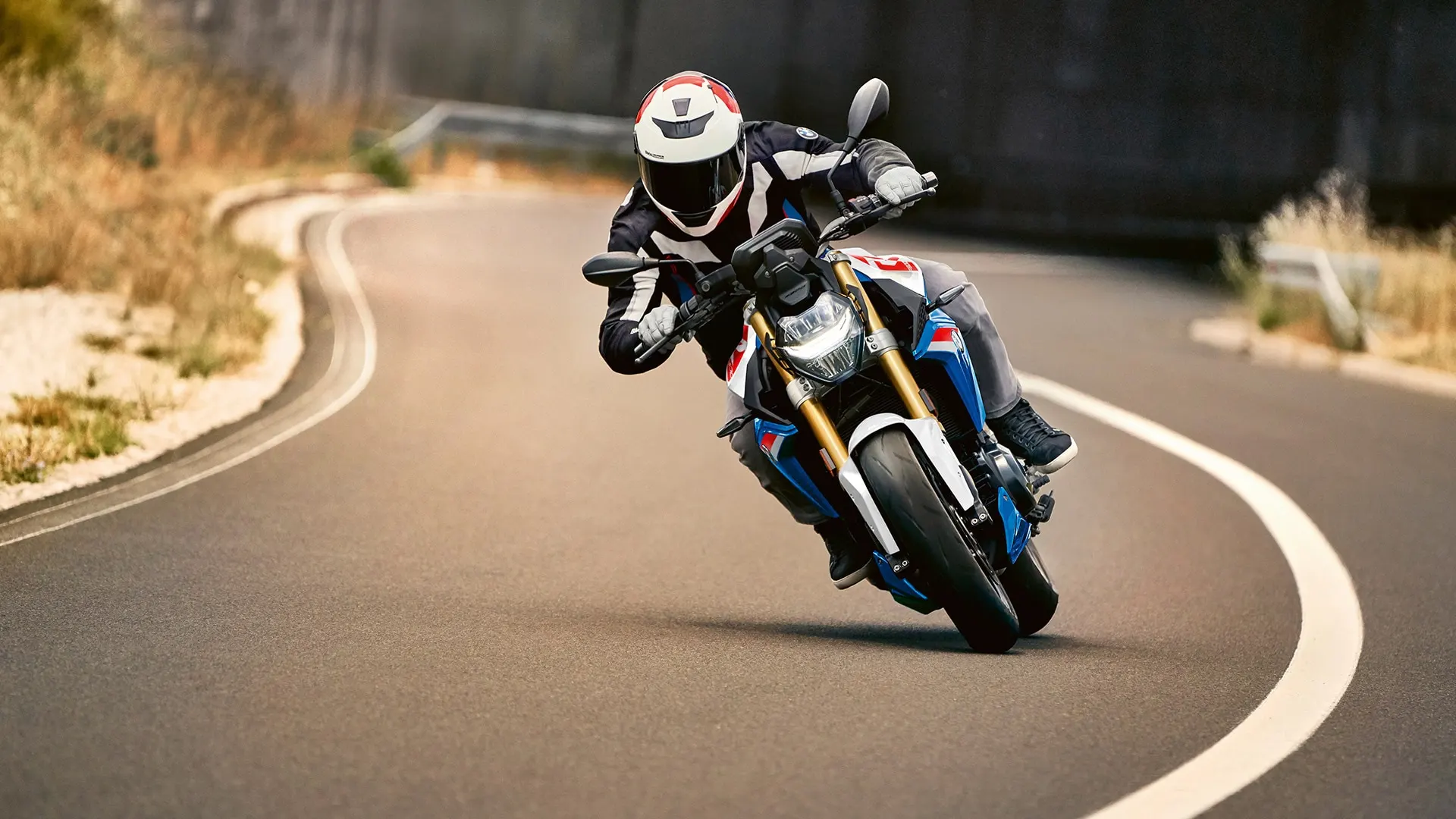 BMW F 900 R