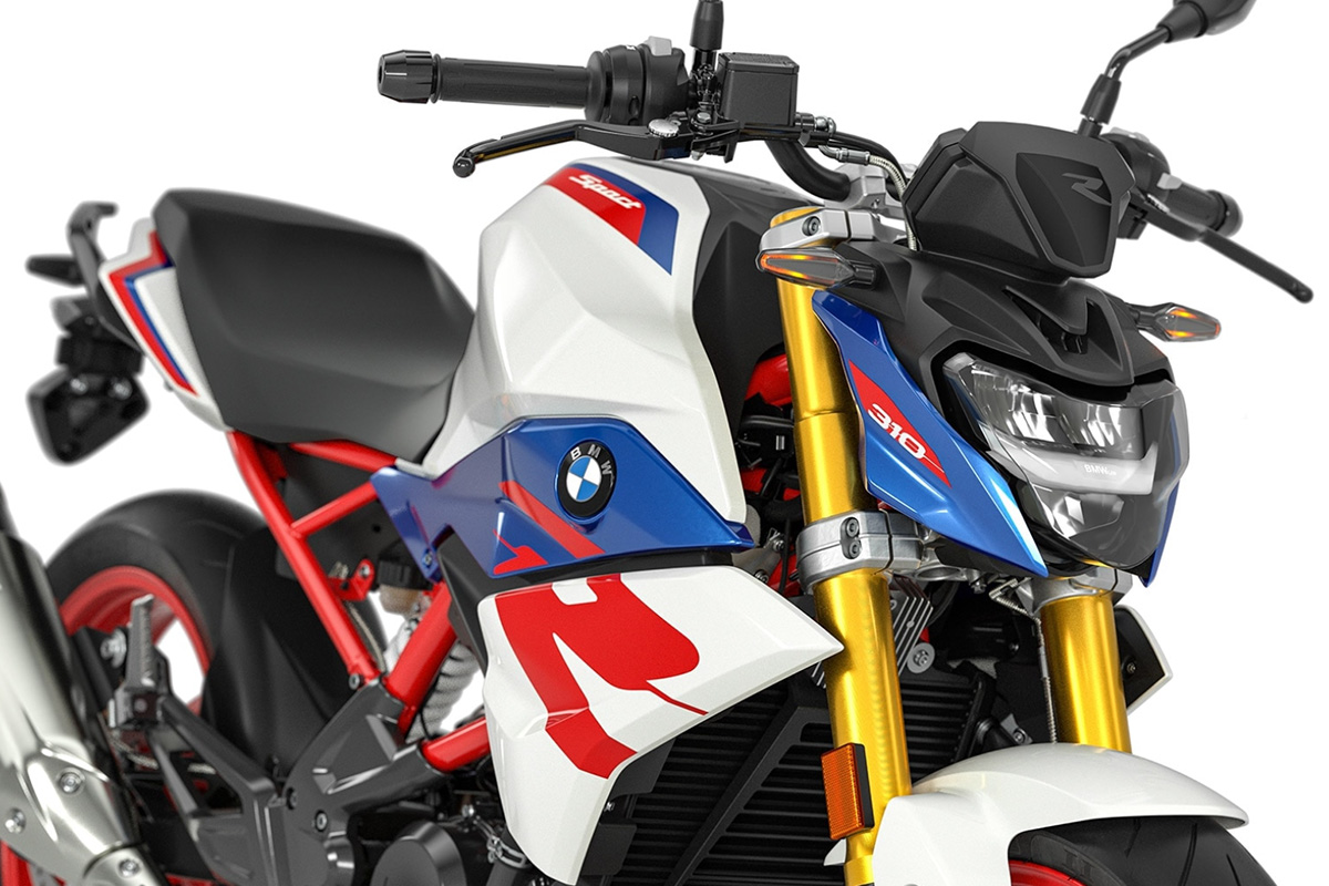 The BMW G 310 R near Ontario, CA.